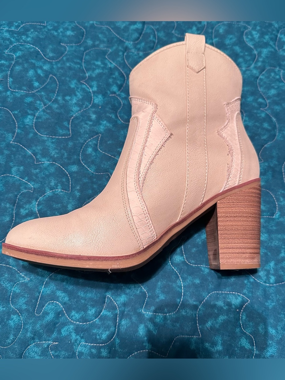 Altar'd State Bone Colored Stacked Heel Western/Fashion10in Ankle Boot